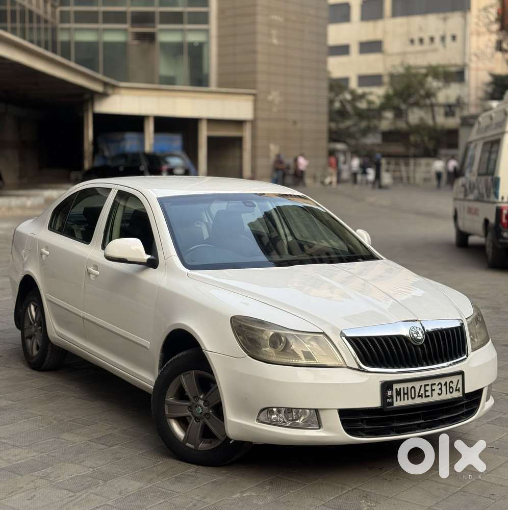 Skoda Laura Ambiente 2.0 Tdi Cr Automatic, 2010, Diesel