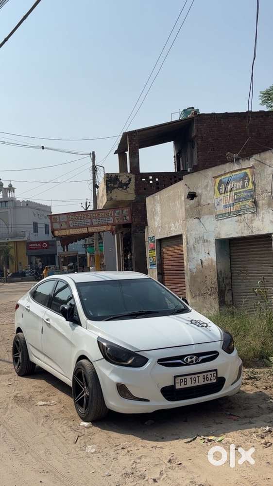 Hyundai Fluidic Verna