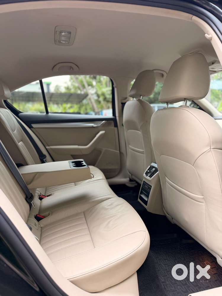 Skoda Octavia 1.8 Elegance Tsi At, 2019, Petrol
