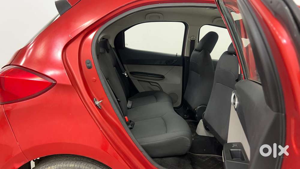Tata Tiago Xza, 2018, Petrol