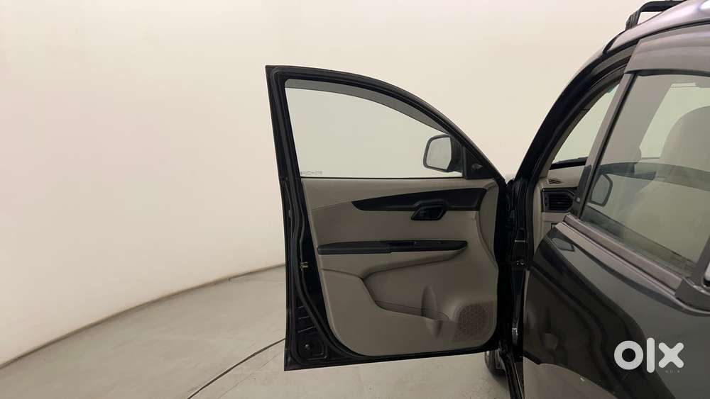 Mahindra Kuv 100 Mfalcon G80 K4, 2016, Petrol