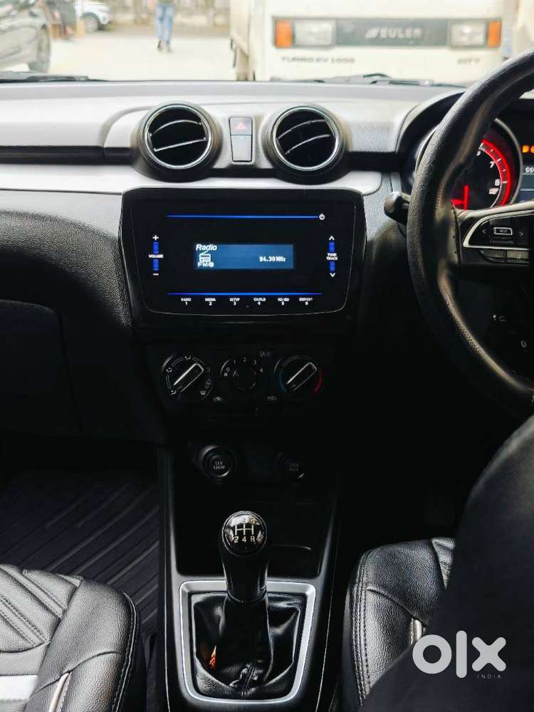Maruti Suzuki Swift Vxi + Manual, 2022, Petrol
