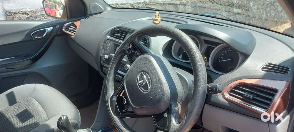 Tata Tigor Petrol 2017