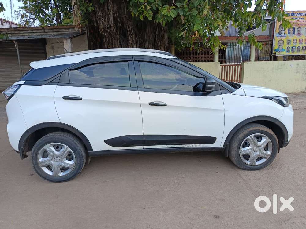 Tata Nexon 1.5 Revotorq Xm (s), 2022, Petrol