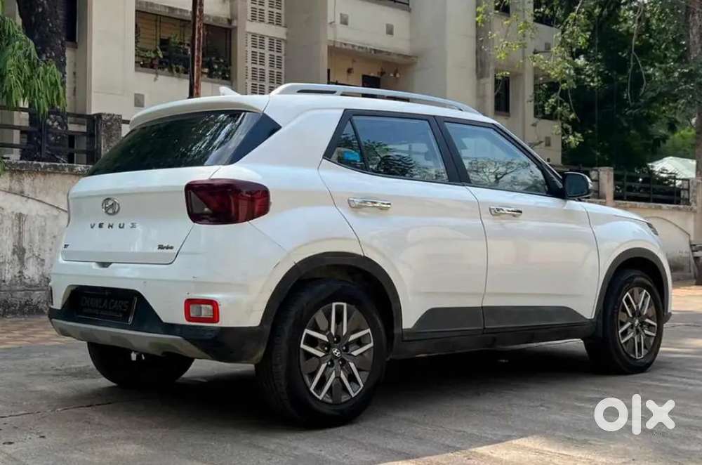 Hyundai Venue 2022 Diesel 29000 Km Driven