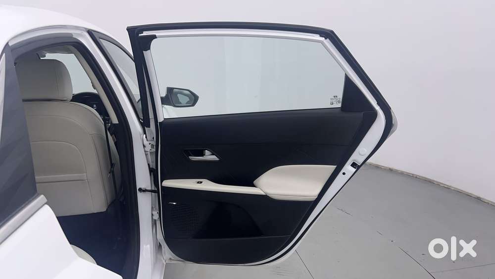 Hyundai Verna 1.5 Sx (o) Vtvt Ivt, 2024, Petrol