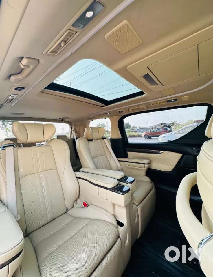 Toyota Vellfire Vip – Executive Lounge, 2023, Petrol