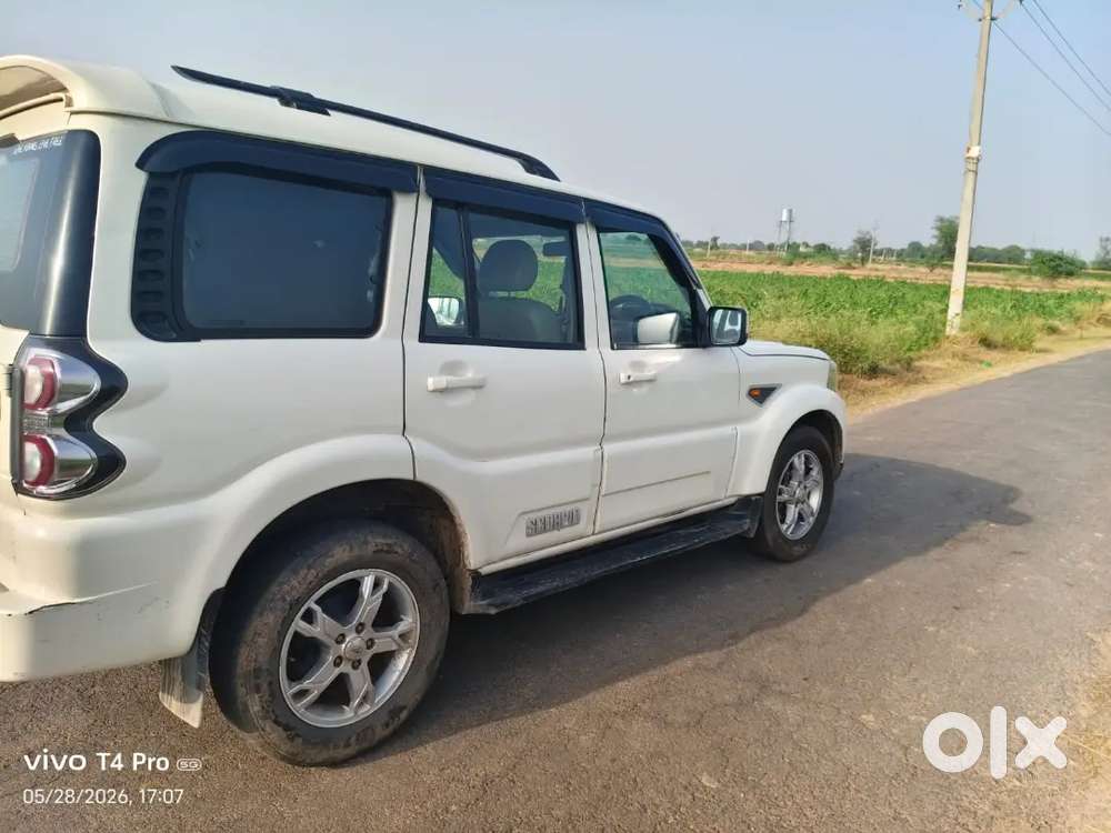 Mahindra Scorpio 2017 Diesel 85213 Km Driven