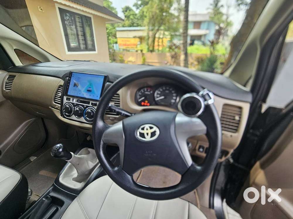 Toyota Innova 2015 Diesel Well Maintained