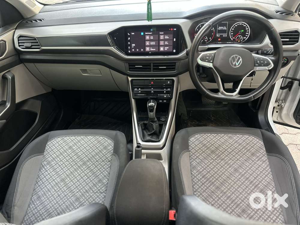 Volkswagen Taigun 1.0 Tsi Highline At, 2023, Petrol