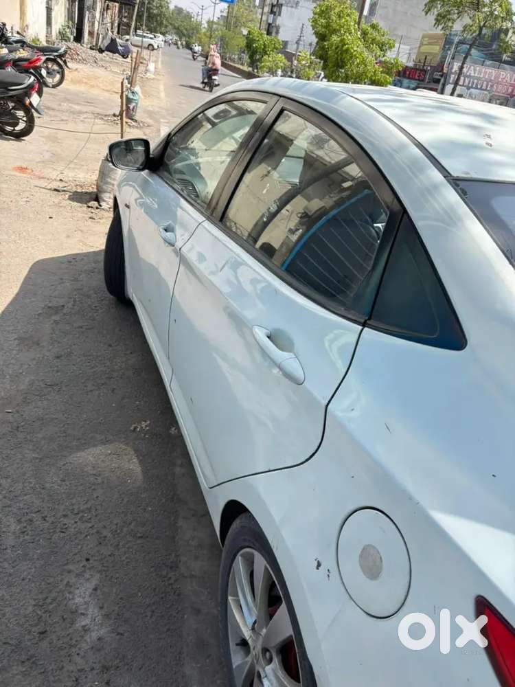 Hyundai Fluidic Verna 2012