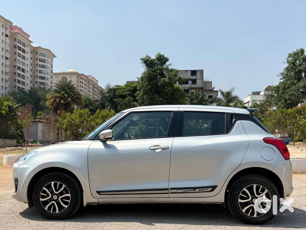 Maruti Suzuki Swift Vxi + Manual, 2022, Petrol