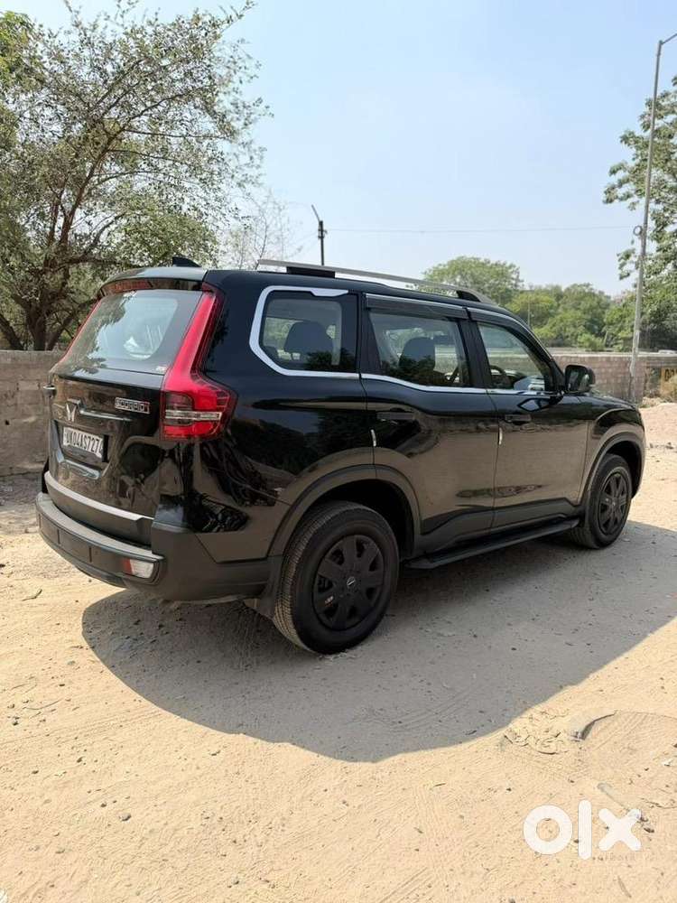 Scorpio N Z2 Petrol Black Colour