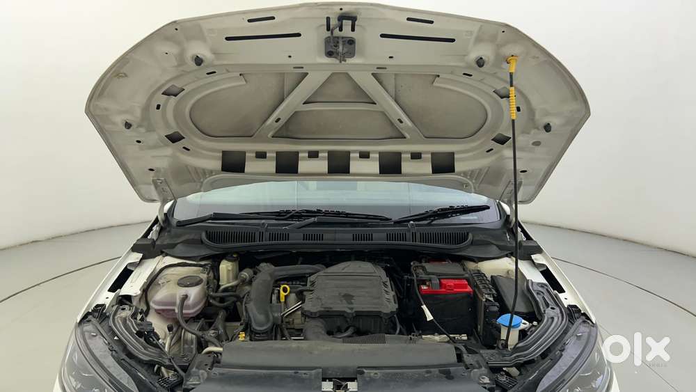 Skoda Slavia Style 1.0l Tsi At, 2022, Petrol