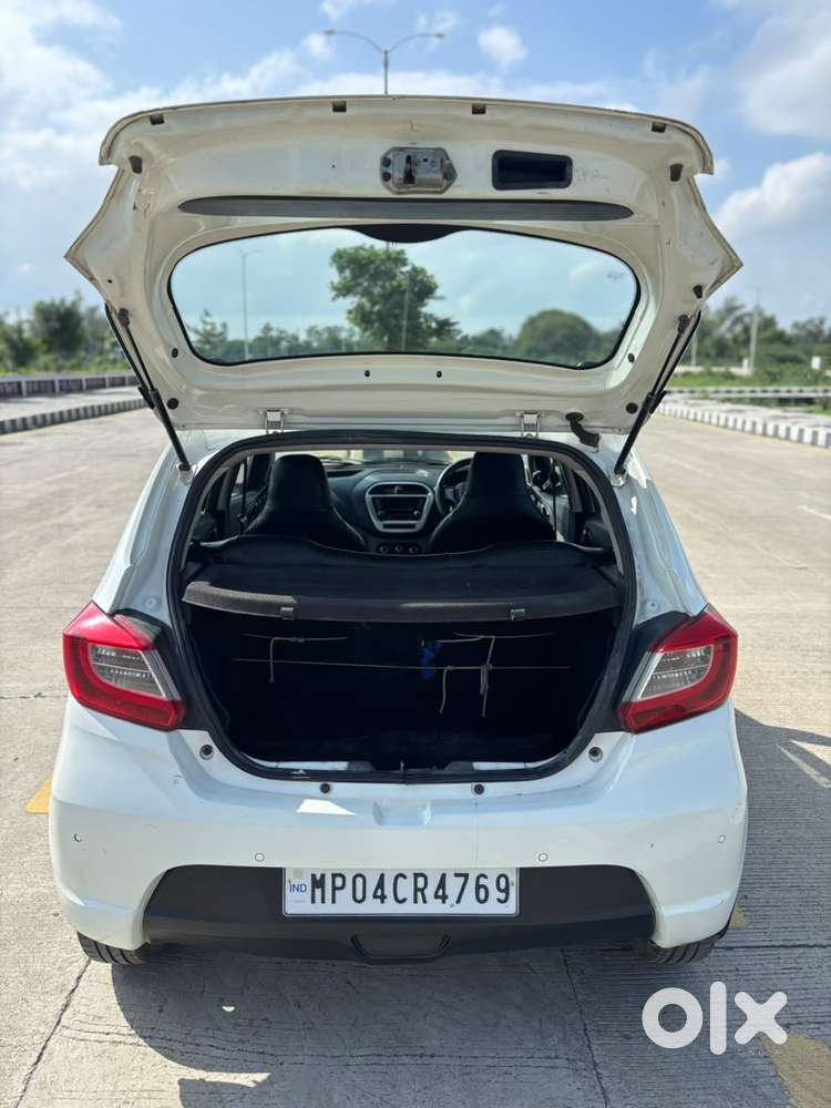Tata Tiago 1.2 Revotron Xt (o), 2016, Petrol