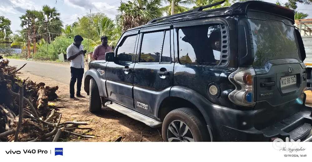 Mahindra Scorpio S4 2015