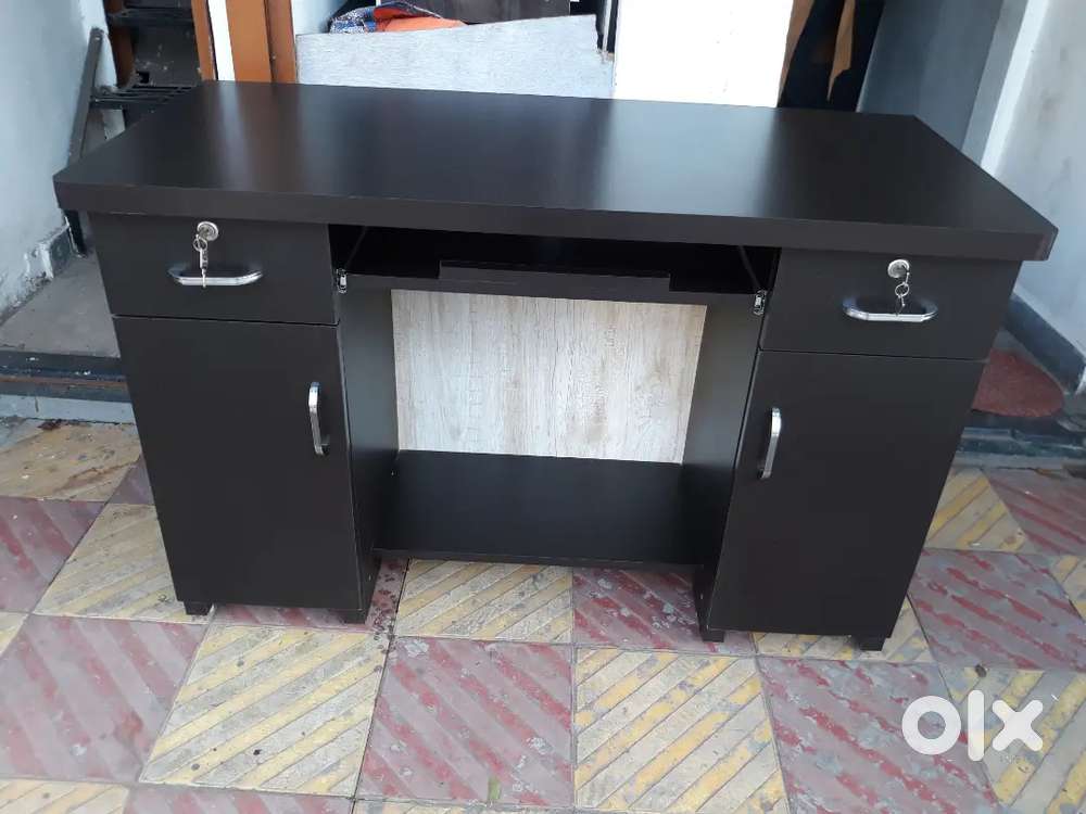 Computer Table Buy Sell Used Furniture in Pune OLX