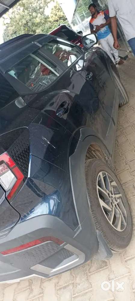 Mahindra Xuv 3xo Ax5l Mt - 2025 Petrol 1726 Km Driven