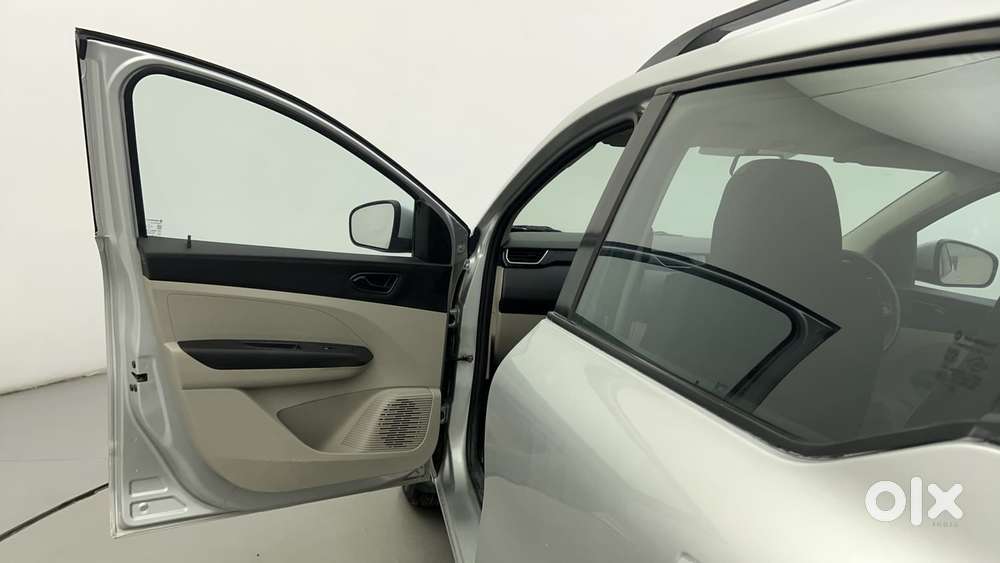 Renault Triber Rxt, 2021, Petrol