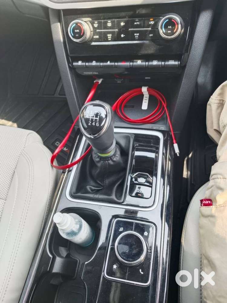 Mahindra Xuv700 2.2 Ax 7 Diesel Mt Str, 2025, Diesel