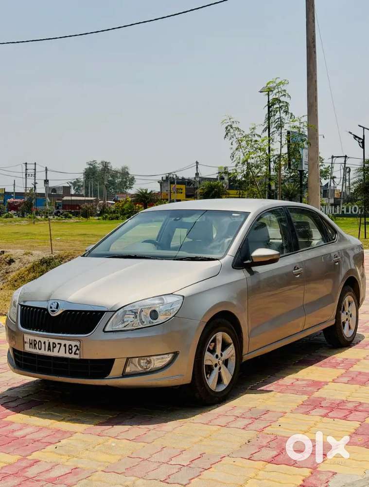 Skoda Rapid 2016 Diesel Well Maintained With New Tyre,valid Insurance.