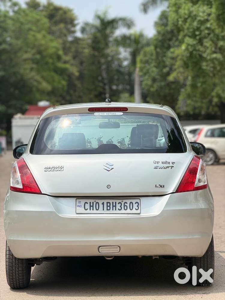Maruti Suzuki Swift Vxi Optional, 2016, Petrol
