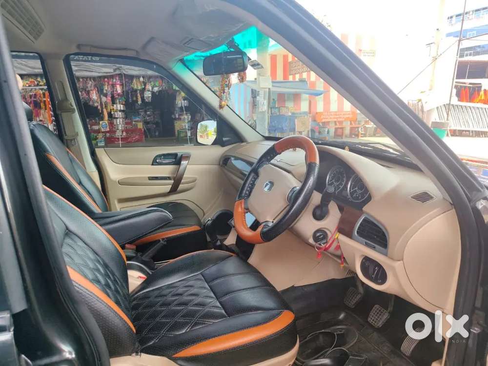 Tata Safari Storme 2015