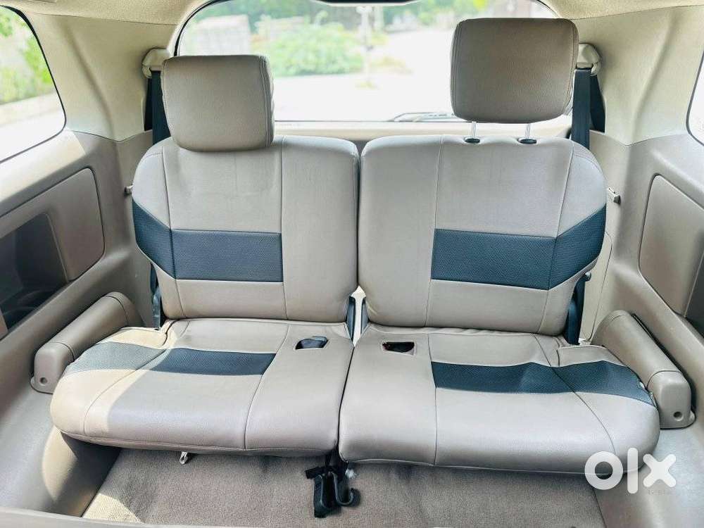 Toyota Innova [ ] 2.5 V Diesel 7 Str, 2015, Diesel