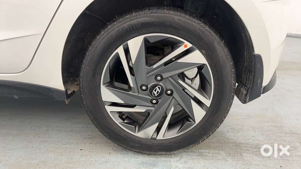 Hyundai I20 Asta (o) 1.2 Ivt Dual Tone, 2022, Petrol