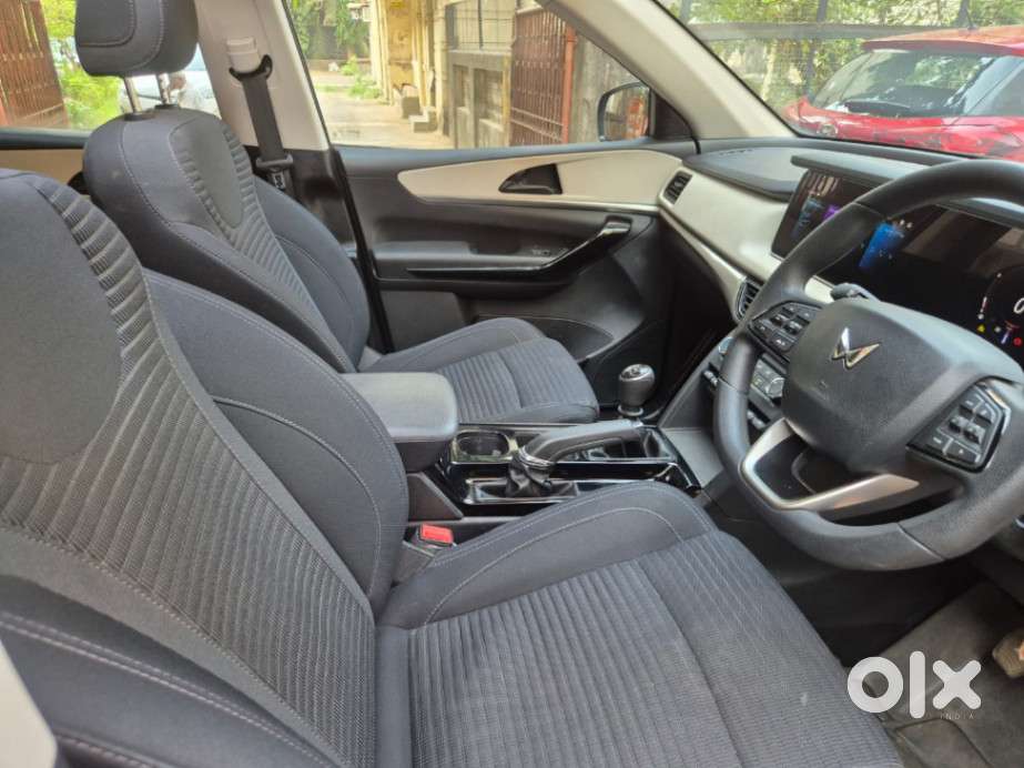 Mahindra Xuv700 2.2 Ax 5 Diesel Mt 7 Str, 2024, Diesel