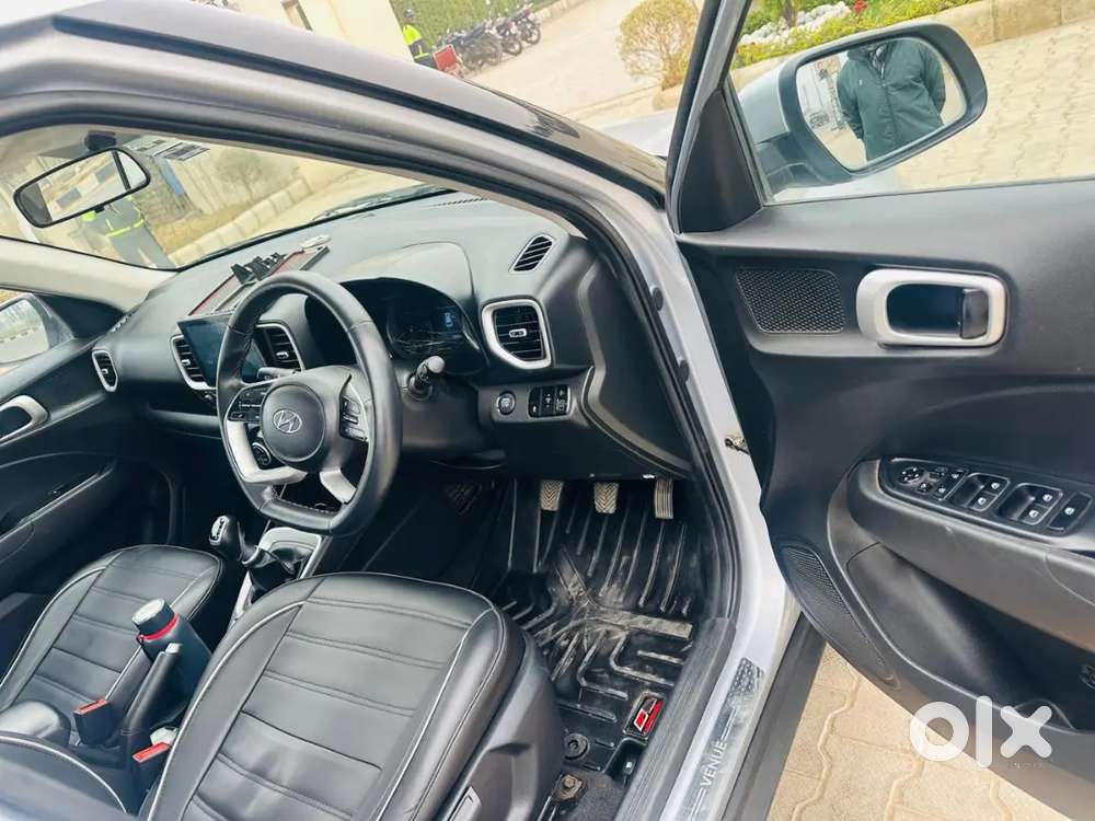 Hyundai Venue 2022 Diesel Well Maintained
