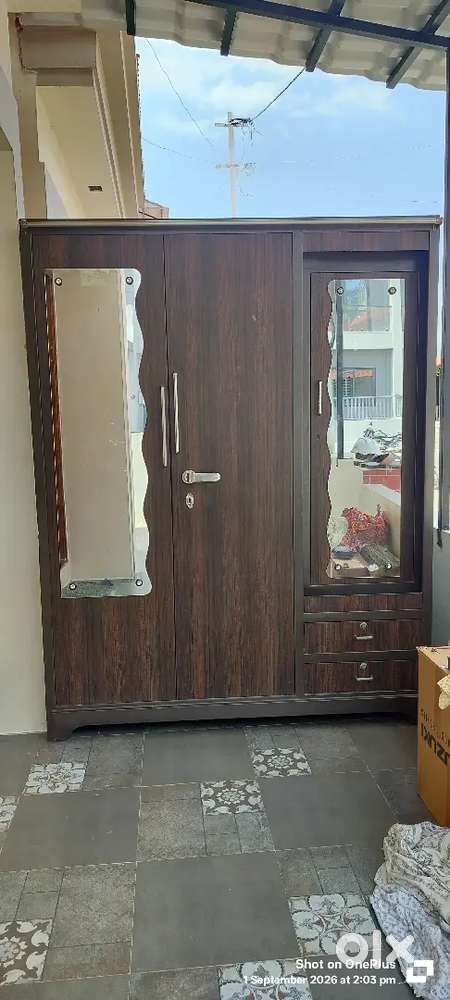 Lokhand Wardrobe (Cupboard) brand new