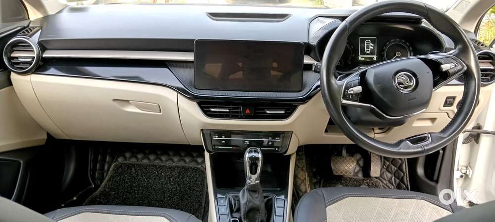 Skoda Slavia 1.0 Ambition Tsi, 2022, Petrol