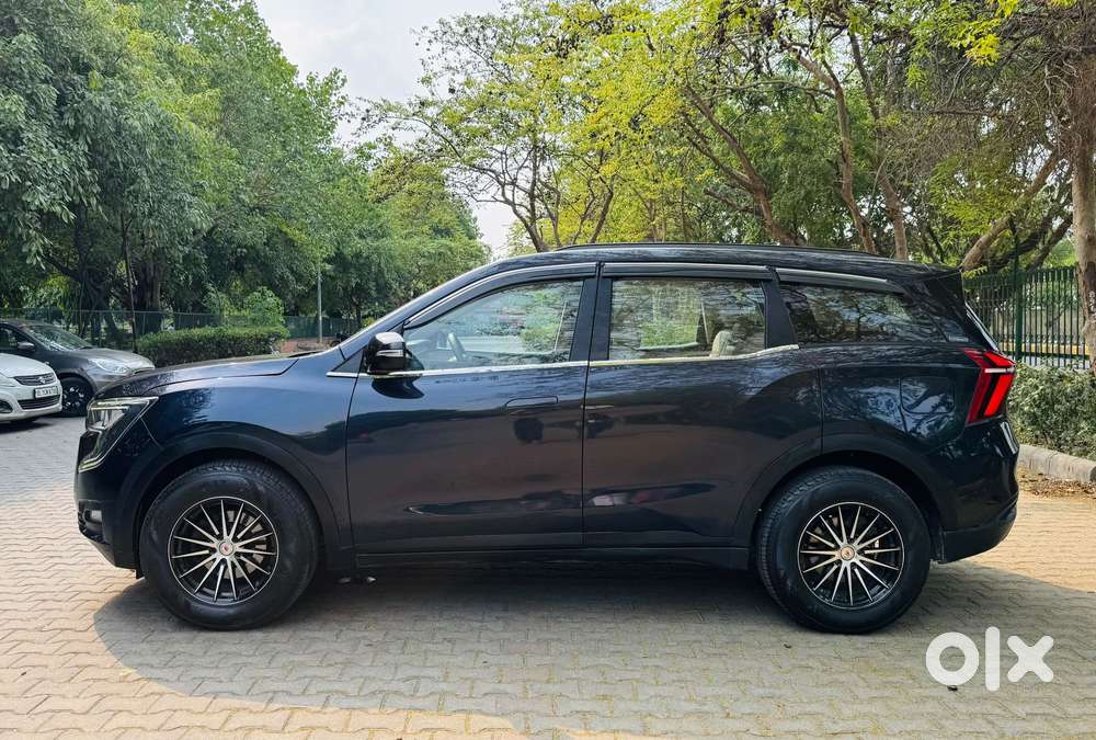 Mahindra Xuv700 Ax 3 Diesel Mt 7 Str (e), 2022, Diesel