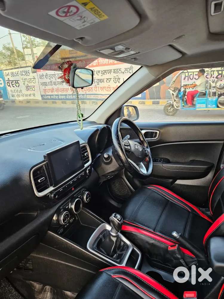 2022 Model Venue 
Sx Optional Diesel
Sunroof