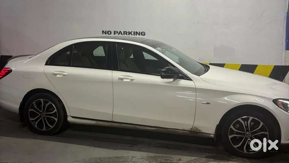 Showroom Condition Mercedes-benz C-220 Less Driven