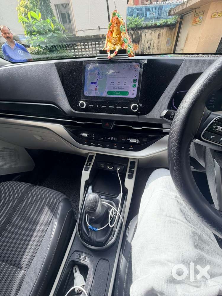 Kia Carens Petrol -   2022  22,354 Km  Single Owner