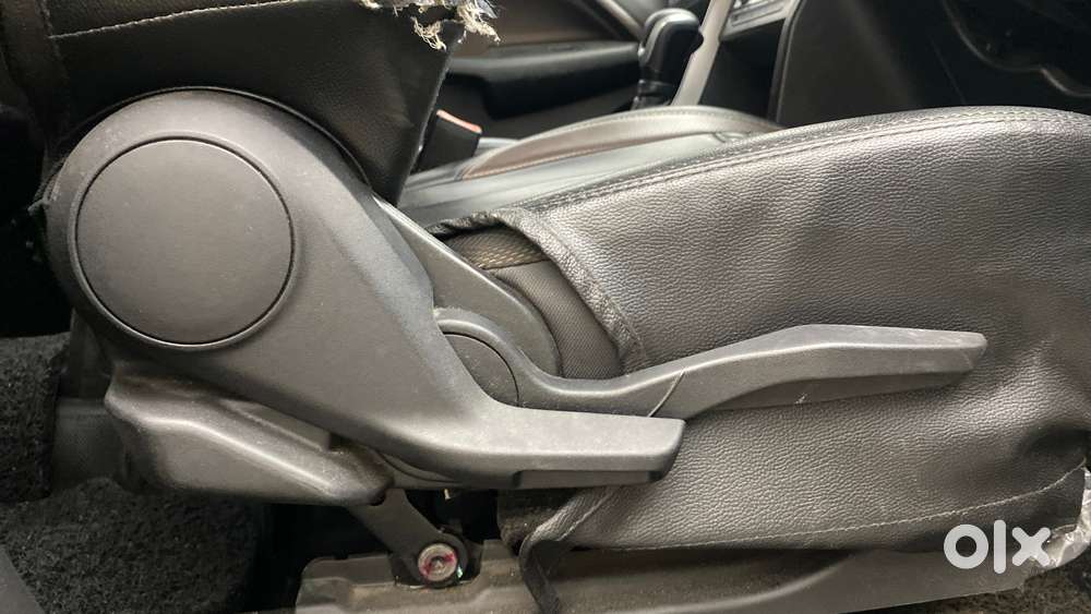 Maruti Suzuki Brezza 1.5 Zxi At Smart Hybrid, 2022, Petrol