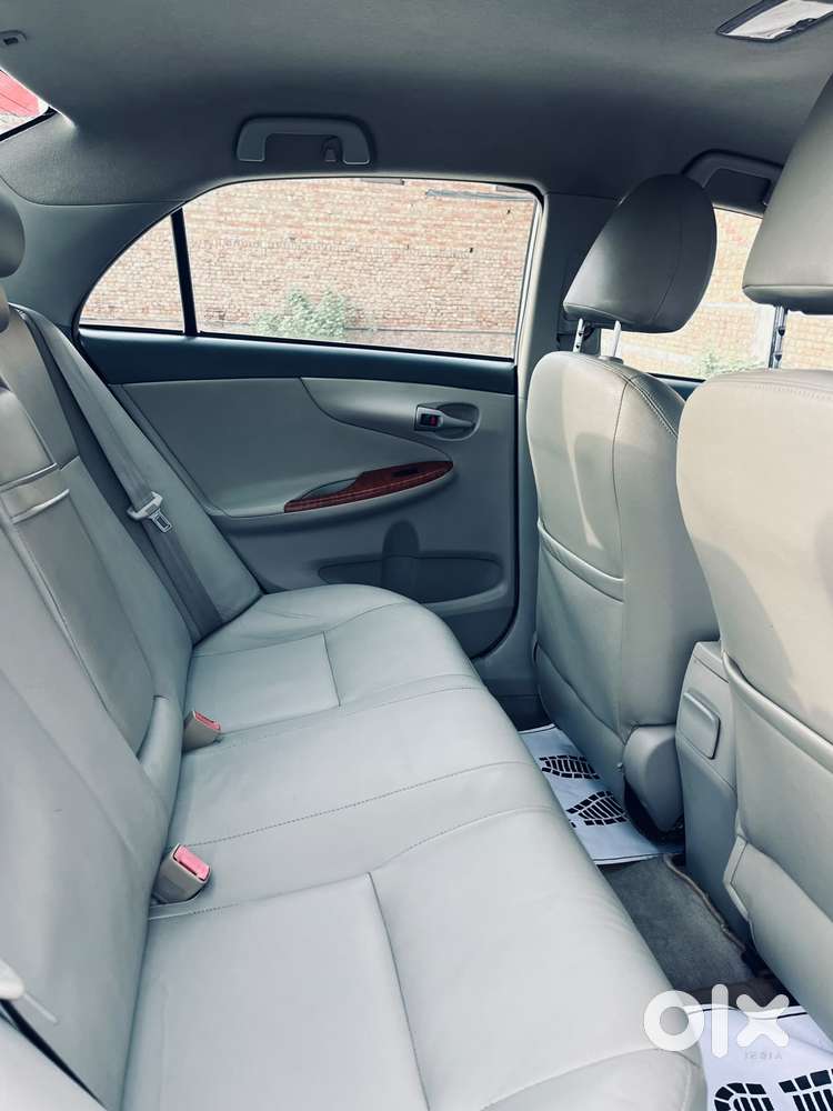 Toyota Corolla Altis [ ] 1.8 Vl At, 2011, Petrol