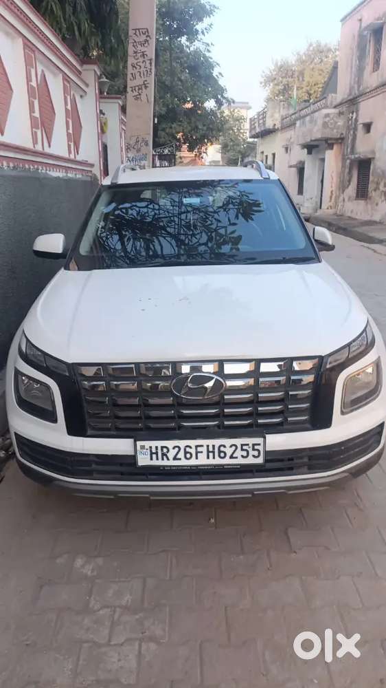 Hyundai Venue 2024 मनुअल पेट्रोल