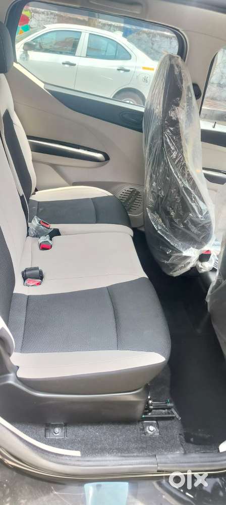 Renault Triber Rxt, 2024, Petrol