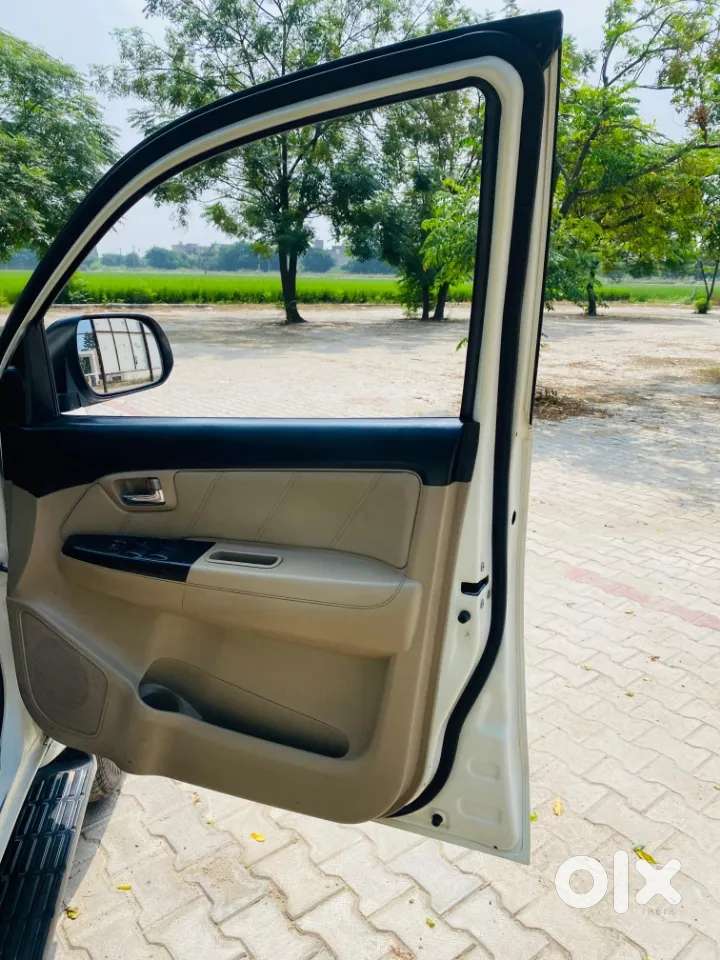 Toyota Fortuner 4x2 At, 2015, Diesel