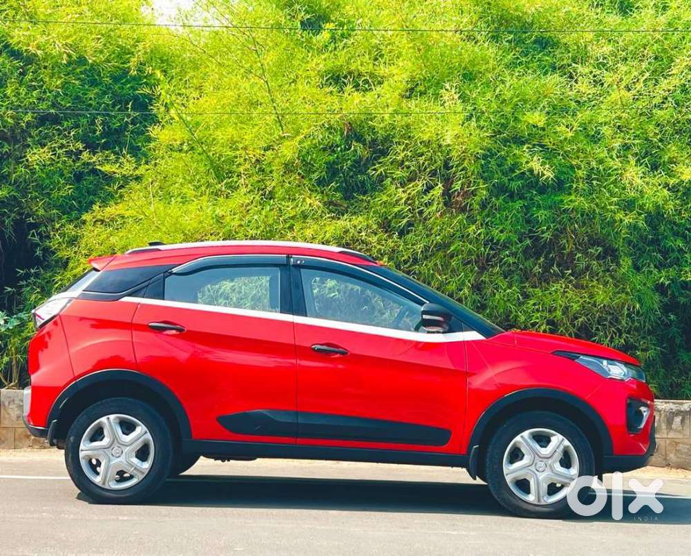Tata Nexon 1.2 Revotron Xta, 2023, Petrol