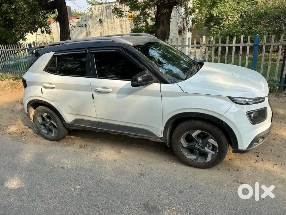 Hyundai Venue 2020 Petrol 67000 Km Driven