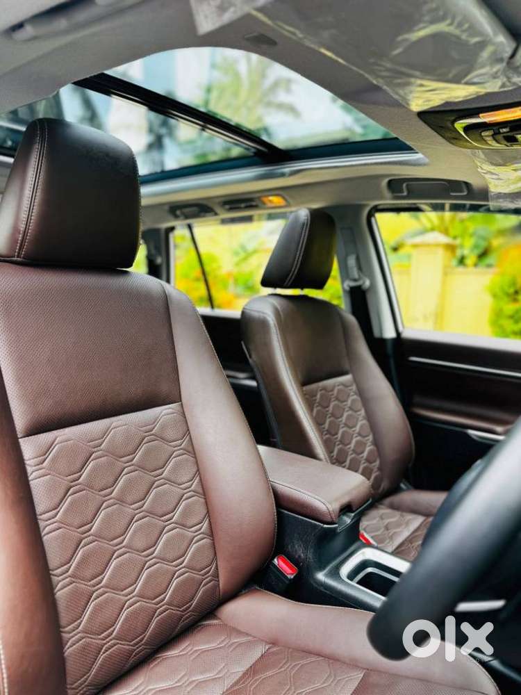 Toyota Innova Hycross 2.0 Zx Hybrid 7 Str, 2024, Electric