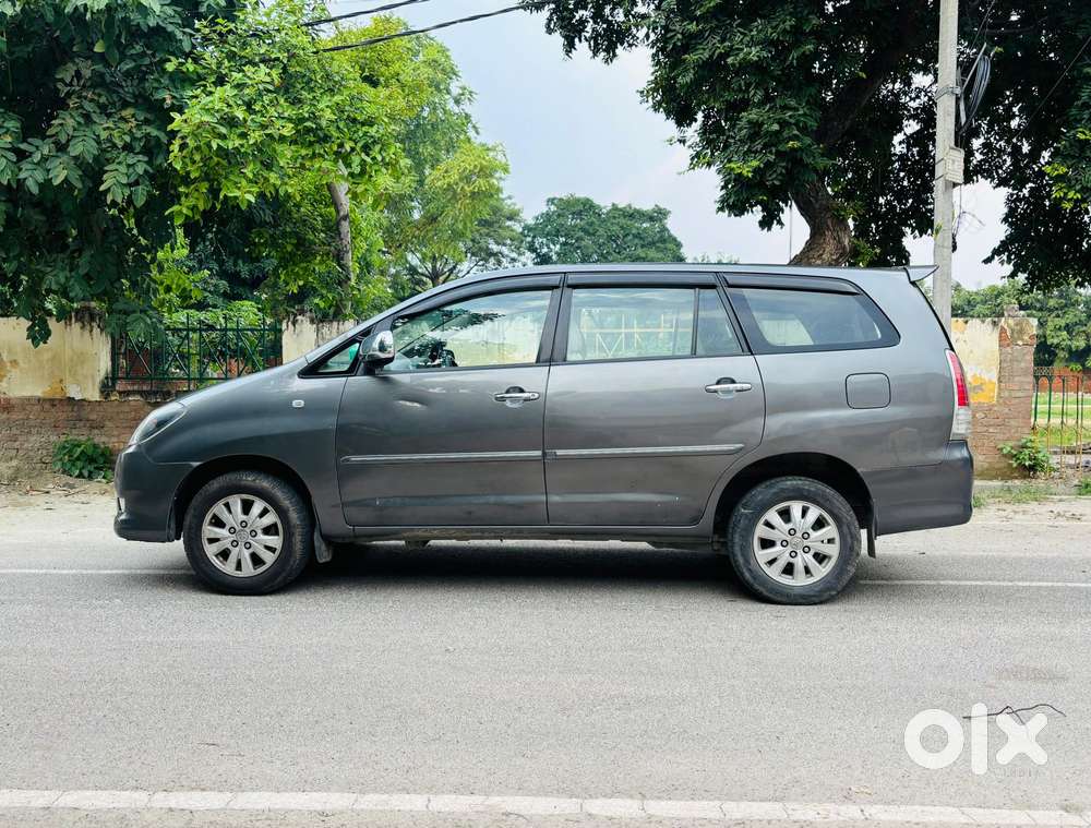 Toyota Innova 2.5 V 7 Str, 2009, Diesel