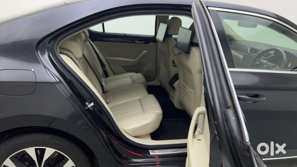 Skoda Superb L&k 1.8 Tsi At, 2022, Petrol