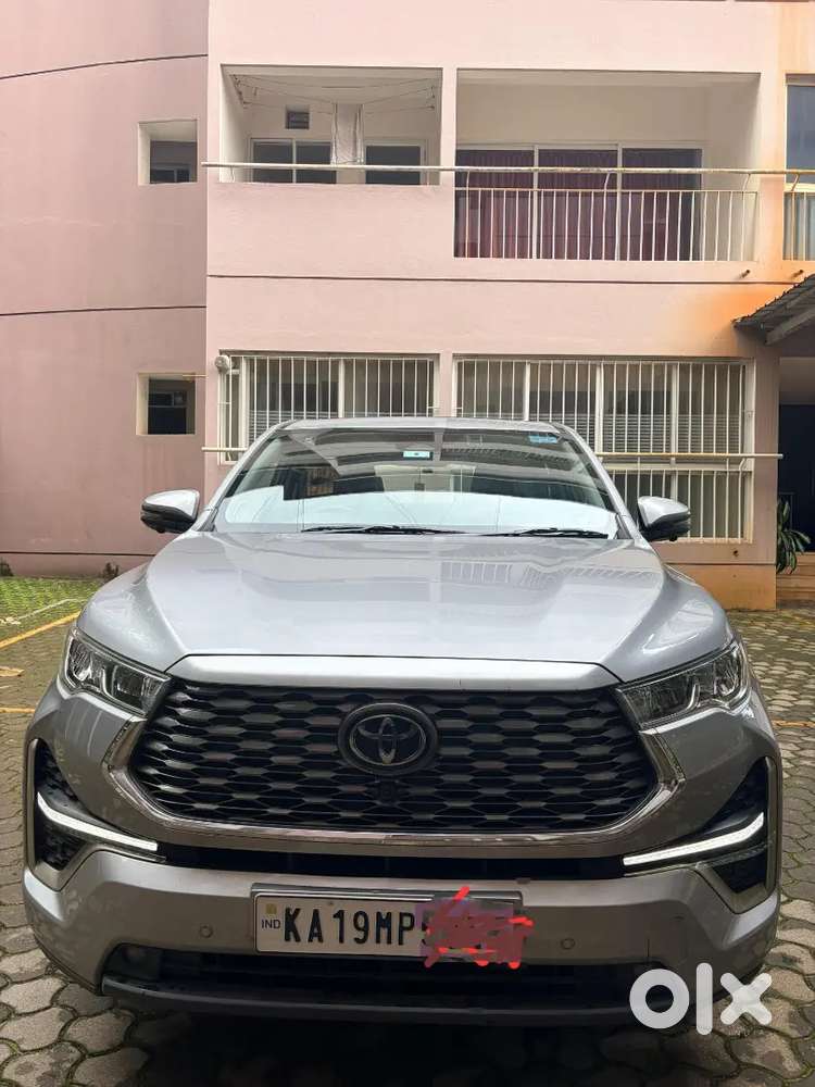 Toyota Innova Hycross 2024