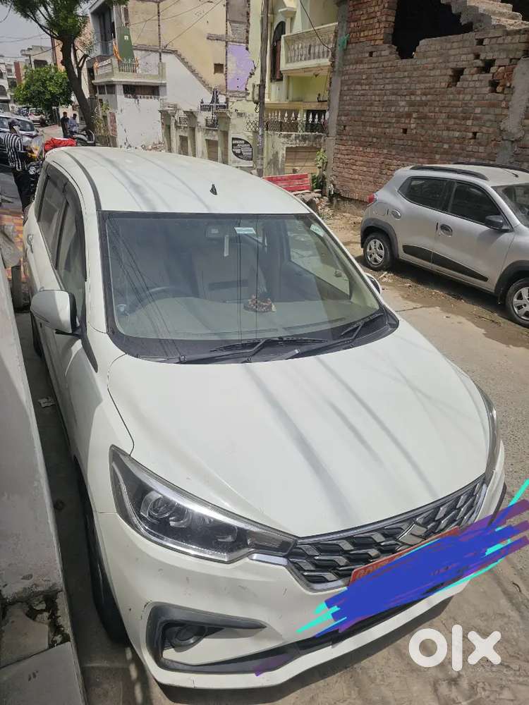 आर्टिका कार