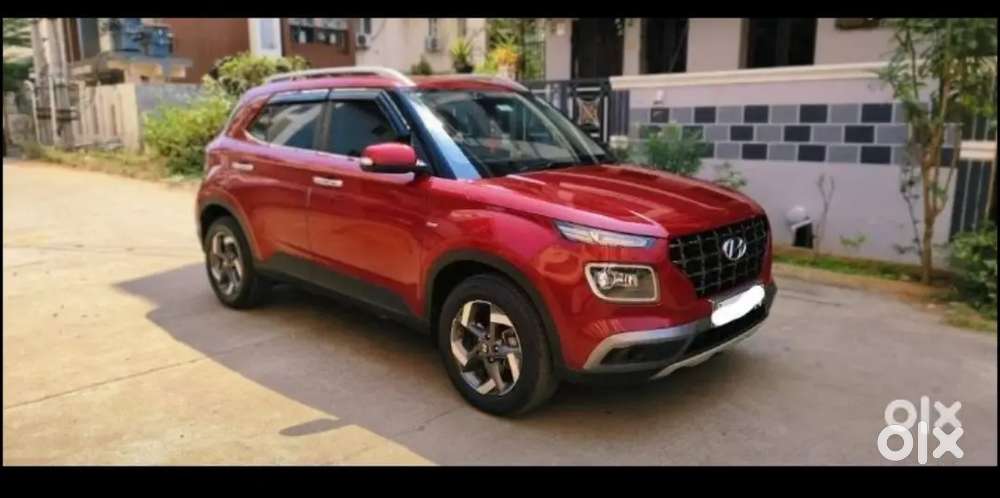 Hyundai Venue 2020 Petrol Well Maintained